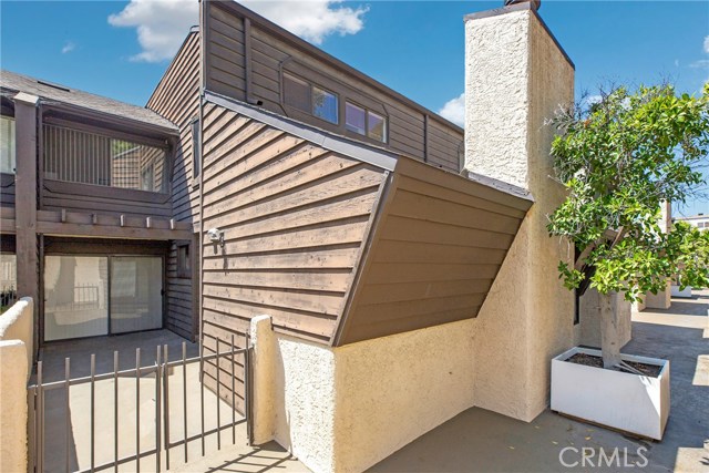 2 Bed Home for Sale in Van Nuys, California
