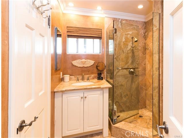712 Poinsettia Avenue, Manhattan Beach, California 90266, 4 Bedrooms Bedrooms, ,2 BathroomsBathrooms,Residential,Sold,Poinsettia,SB17073173