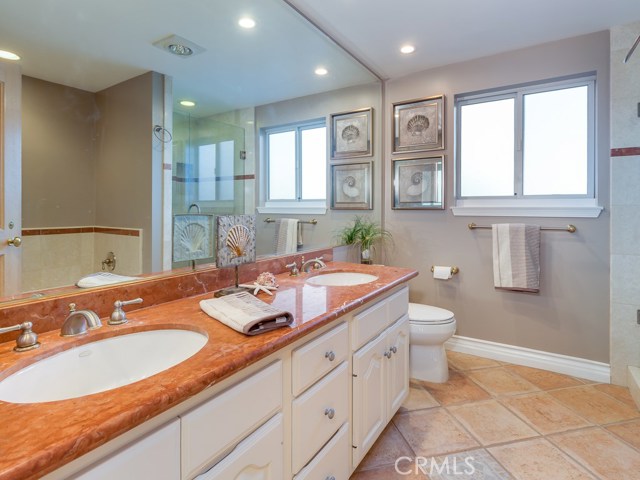 16 Avenida De Camelia, Rancho Palos Verdes, California 90275, 4 Bedrooms Bedrooms, ,3 BathroomsBathrooms,Residential,Sold,Avenida De Camelia,PV17086557