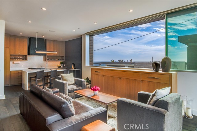 218 1st Place, Manhattan Beach, California 90266, 3 Bedrooms Bedrooms, ,3 BathroomsBathrooms,Residential,Sold,1st,PV21075886