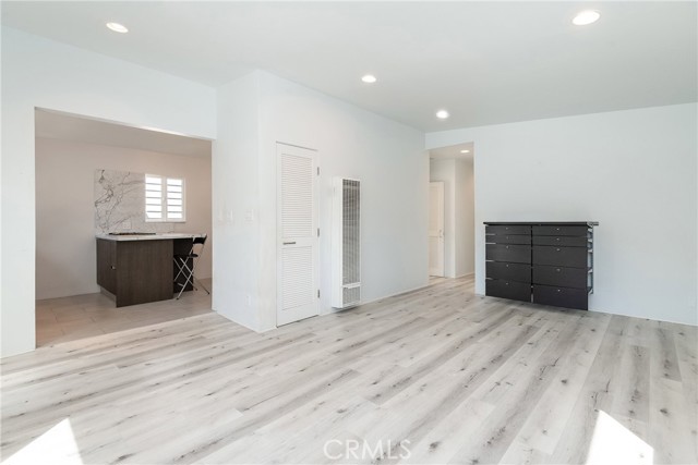 571 33rd Street, Manhattan Beach, California 90266, 2 Bedrooms Bedrooms, ,2 BathroomsBathrooms,Residential,Sold,33rd,SB21059997