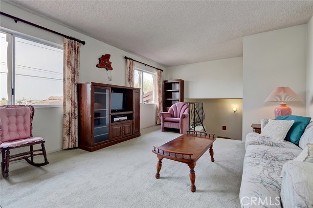 1910 Spreckels Lane, Redondo Beach, California 90278, 4 Bedrooms Bedrooms, ,2 BathroomsBathrooms,Residential,Sold,Spreckels,SB18237055