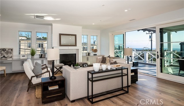 913 5th Street, Hermosa Beach, California 90254, 4 Bedrooms Bedrooms, ,3 BathroomsBathrooms,Residential,Sold,5th,SB19171700