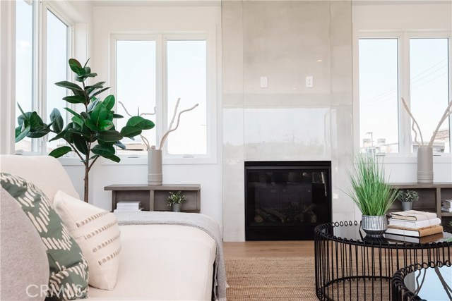 409 30th Street, Manhattan Beach, California 90266, 4 Bedrooms Bedrooms, ,2 BathroomsBathrooms,Residential,Sold,30th,SB20162447