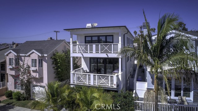 549 3rd Street, Manhattan Beach, California 90266, 5 Bedrooms Bedrooms, ,5 BathroomsBathrooms,Residential,Sold,3rd,SB17227373