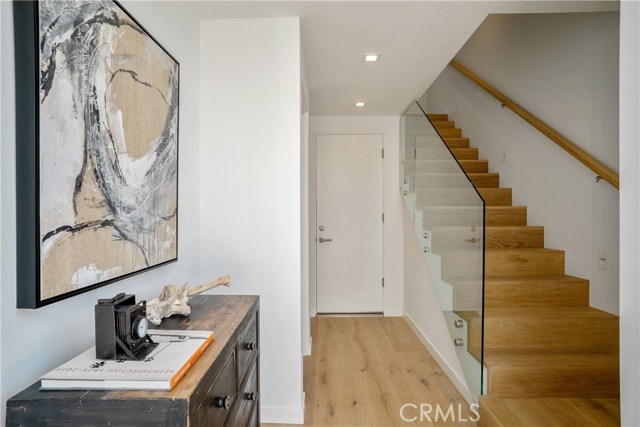 131 2nd Street, Hermosa Beach, California 90254, 4 Bedrooms Bedrooms, ,4 BathroomsBathrooms,Residential,Sold,2nd,SB19073645