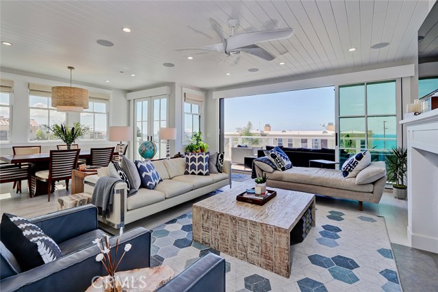 304 3rd Street, Manhattan Beach, California 90266, 4 Bedrooms Bedrooms, ,3 BathroomsBathrooms,Residential,Sold,3rd,SB19234721