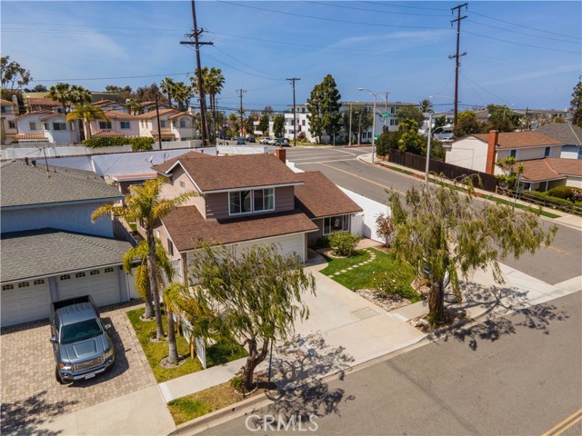 501 Faye Lane, Redondo Beach, California 90277, 3 Bedrooms Bedrooms, ,1 BathroomBathrooms,Residential,Sold,Faye,SB21071773
