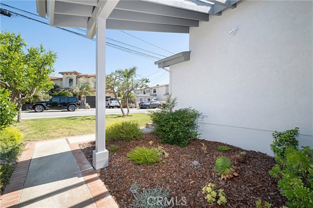 1712 Gates Avenue, Manhattan Beach, California 90266, 4 Bedrooms Bedrooms, ,2 BathroomsBathrooms,Residential,Sold,Gates,SB20097306