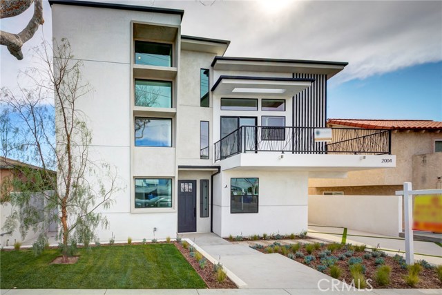 2004 Grant Avenue, Redondo Beach, California 90278, 4 Bedrooms Bedrooms, ,5 BathroomsBathrooms,Residential,Sold,Grant,PV19040673