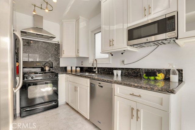 1637 Armour Lane, Redondo Beach, California 90278, 3 Bedrooms Bedrooms, ,2 BathroomsBathrooms,Residential,Sold,Armour,SB20232619