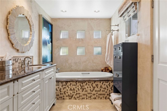 720 Manhattan Beach Boulevard, Manhattan Beach, California 90266, 2 Bedrooms Bedrooms, ,2 BathroomsBathrooms,Residential,Sold,Manhattan Beach,SB20242786