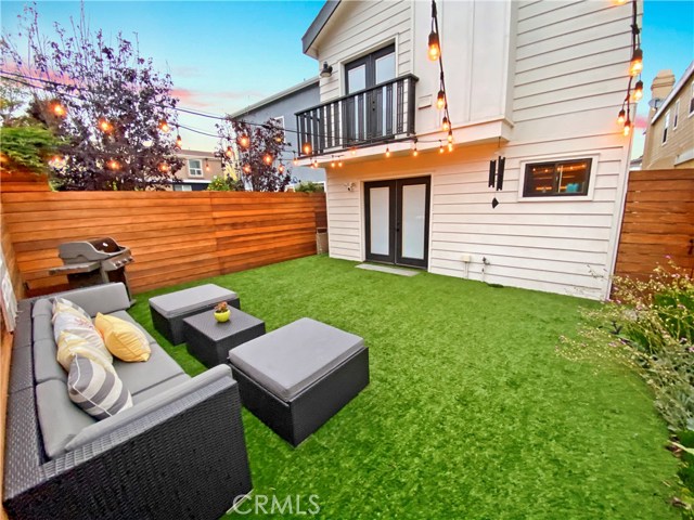 1216 20th Place, Hermosa Beach, California 90254, 3 Bedrooms Bedrooms, ,2 BathroomsBathrooms,Residential,Sold,20th,SB20132382