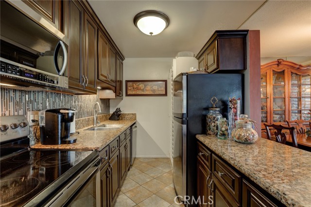 631 Prospect Avenue, Redondo Beach, California 90277, 2 Bedrooms Bedrooms, ,2 BathroomsBathrooms,Residential,Sold,Prospect,SB21042569