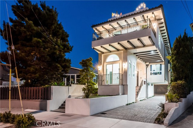 636 Vincent Park #A, Redondo Beach, California 90277, 3 Bedrooms Bedrooms, ,2 BathroomsBathrooms,Residential,Sold,Vincent Park #A,SB20200007