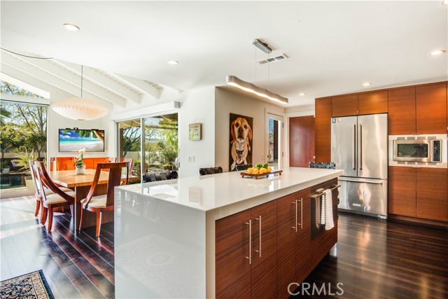 15 Dorado Place, Rolling Hills Estates, California 90274, 4 Bedrooms Bedrooms, ,3 BathroomsBathrooms,Residential,Sold,Dorado,PV21039996