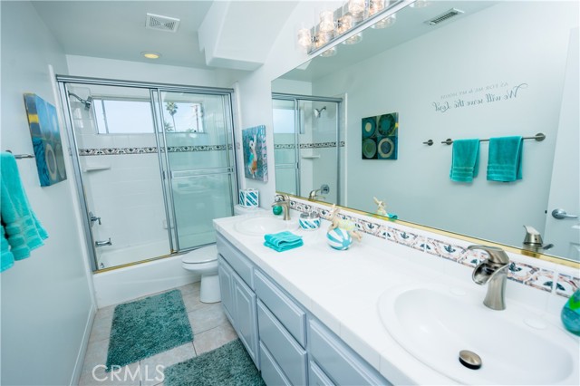 1705 Marshallfield Lane, Redondo Beach, California 90278, 4 Bedrooms Bedrooms, ,2 BathroomsBathrooms,Residential,Sold,Marshallfield,SB21036062