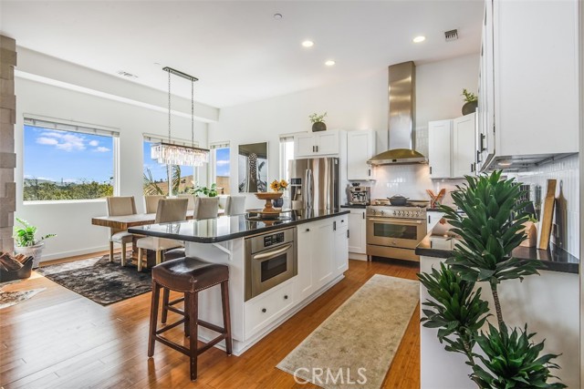 Entertainer's kitchen making the island the ideal spot to gather with friends and family