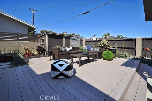 Private & spacious back deck with extra seating space