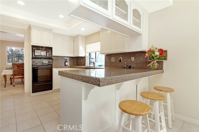 Bar area in the eating area of the kitchen.