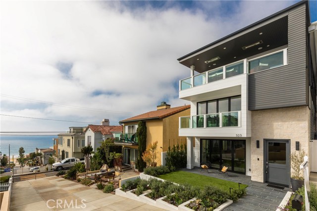 323 25th Street, Manhattan Beach, California 90266, 5 Bedrooms Bedrooms, ,2 BathroomsBathrooms,Residential,Sold,25th,SB20230938