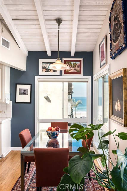 208 21st Street, Manhattan Beach, California 90266, 3 Bedrooms Bedrooms, ,2 BathroomsBathrooms,Residential,Sold,21st,SB19059656
