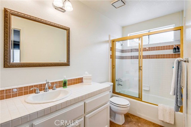 211 Helberta Avenue, Redondo Beach, California 90277, 2 Bedrooms Bedrooms, ,2 BathroomsBathrooms,Residential,Sold,Helberta,SB20006605