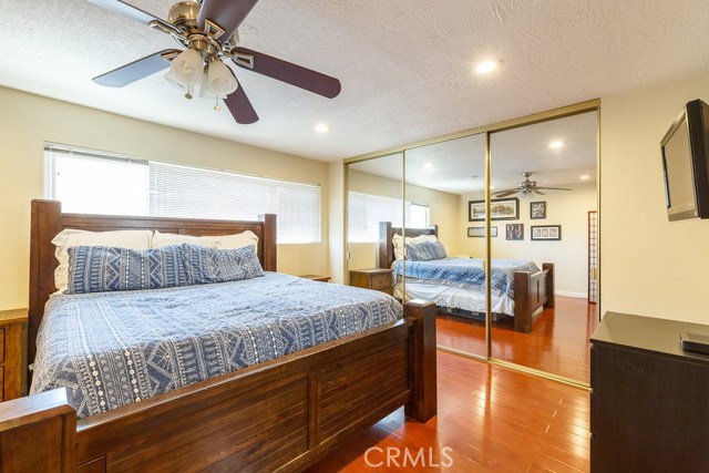 1140 Manhattan Beach Boulevard, Manhattan Beach, California 90266, 2 Bedrooms Bedrooms, ,3 BathroomsBathrooms,Residential,Sold,Manhattan Beach,SB17069886