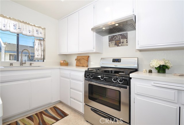 121 Prospect Avenue, Redondo Beach, California 90277, 2 Bedrooms Bedrooms, ,2 BathroomsBathrooms,Residential,Sold,Prospect,SB18229456