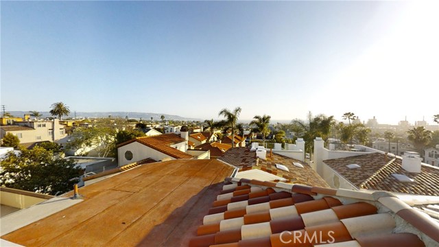 625 Lucia Avenue, Redondo Beach, California 90277, 3 Bedrooms Bedrooms, ,2 BathroomsBathrooms,Residential,Sold,Lucia,SB20075616