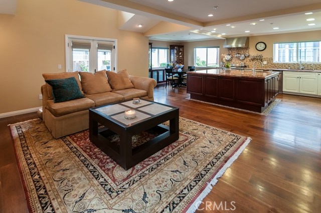 619 Broadway, Redondo Beach, California 90277, 3 Bedrooms Bedrooms, ,2 BathroomsBathrooms,Residential,Sold,Broadway,SB17102336