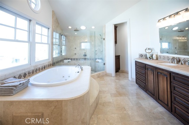 400 1st Street, Manhattan Beach, California 90266, 5 Bedrooms Bedrooms, ,5 BathroomsBathrooms,Residential,Sold,1st,SB21021125