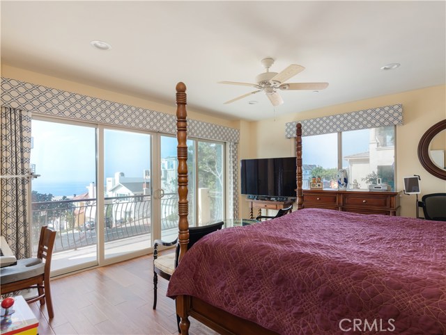 300 28th Street, Manhattan Beach, California 90266, 3 Bedrooms Bedrooms, ,3 BathroomsBathrooms,Residential,Sold,28th,SB20234864