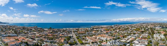 202 Helberta Avenue, Redondo Beach, California 90277, 3 Bedrooms Bedrooms, ,2 BathroomsBathrooms,Residential,Sold,Helberta,SB20063398