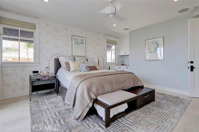 304 3rd Street, Manhattan Beach, California 90266, 4 Bedrooms Bedrooms, ,3 BathroomsBathrooms,Residential,Sold,3rd,SB19234721