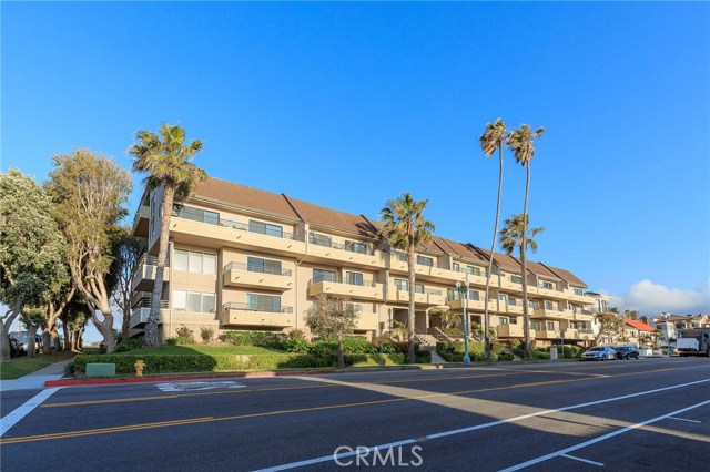 700 Esplanade, Redondo Beach, California 90277, 2 Bedrooms Bedrooms, ,2 BathroomsBathrooms,Residential,Sold,Esplanade,SB19106443