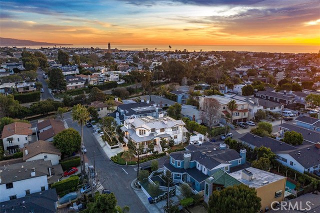 772 26th Street, Manhattan Beach, California 90266, 6 Bedrooms Bedrooms, ,5 BathroomsBathrooms,Residential,Sold,26th,SB21005768