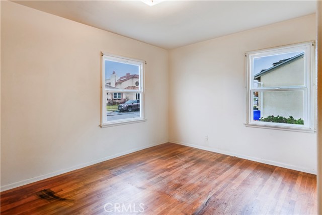 1813 Lynngrove Drive, Manhattan Beach, California 90266, 2 Bedrooms Bedrooms, ,Residential,Sold,Lynngrove,SB18291838