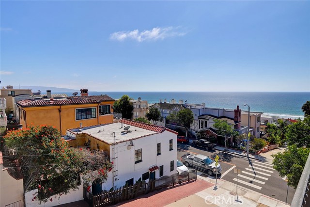 Corner walk-street allows for big ocean views