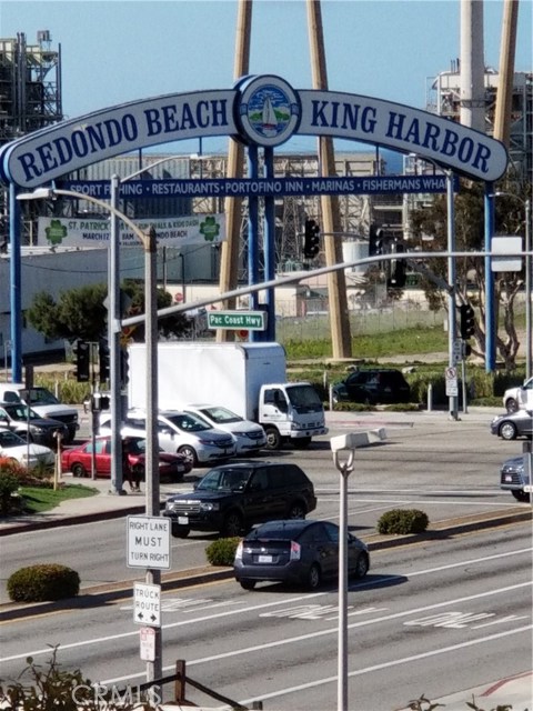 313 Anita Street, Redondo Beach, California 90278, 4 Bedrooms Bedrooms, ,3 BathroomsBathrooms,Residential,Sold,Anita,SB17216803