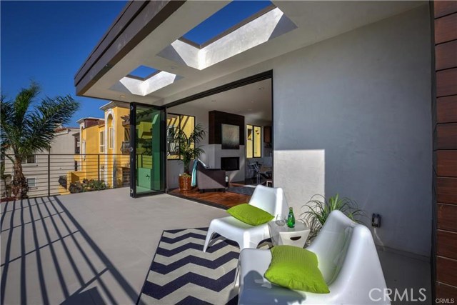 438 Hermosa Avenue, Hermosa Beach, California 90254, 4 Bedrooms Bedrooms, ,3 BathroomsBathrooms,Residential,Sold,Hermosa,PV18010706