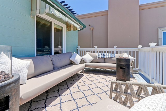 2722 Hermosa Avenue, Hermosa Beach, California 90254, 4 Bedrooms Bedrooms, ,2 BathroomsBathrooms,Residential,Sold,Hermosa,SB17280753