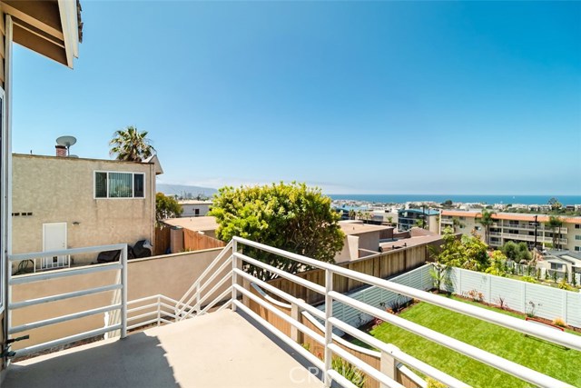 840 18th Street, Hermosa Beach, California 90254, 4 Bedrooms Bedrooms, ,3 BathroomsBathrooms,Residential,Sold,18th,SB18139144