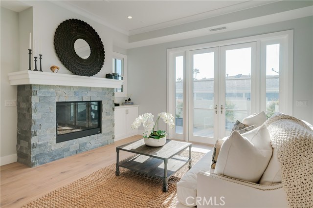 111 Vista Del Mar, Redondo Beach, California 90277, 3 Bedrooms Bedrooms, ,2 BathroomsBathrooms,Residential,Sold,Vista Del Mar,SB20122409