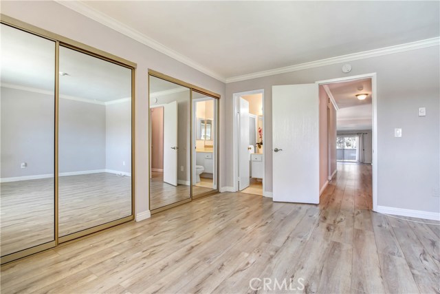 MASTER BEDROOM WITH LAMINATE FLOORING AND MIRRORED CLOSET DOORS AND PRIVATE BATHROOM
WINDOWS OVERLOOKING THE POOL AREA!! MASTER BEDROOM WITH LAMINATE FLOORING AND MIRRORED CLOSET DOORS AND PRIVATE BATHROOM
WINDOWS OVERLOOKING THE POOL AREA!!