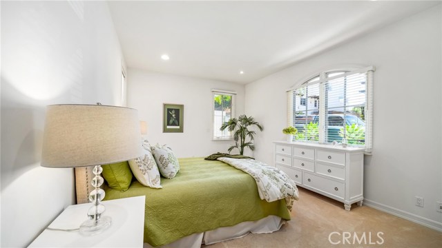 1002 5th Street, Hermosa Beach, California 90254, 5 Bedrooms Bedrooms, ,2 BathroomsBathrooms,Residential,Sold,5th,SB20139034