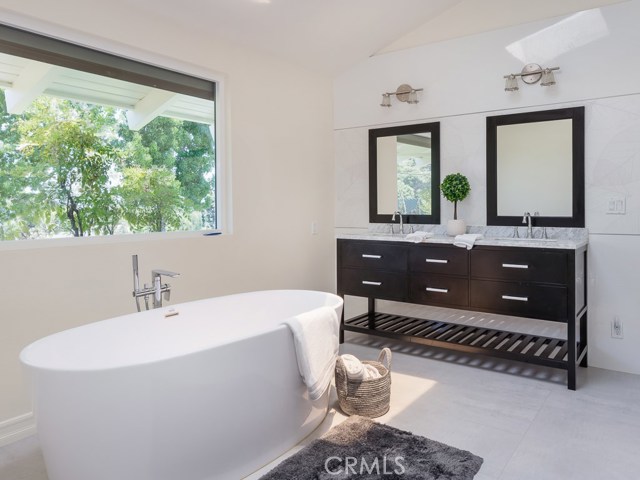 24 Harbor Sight Drive, Rolling Hills Estates, California 90274, 4 Bedrooms Bedrooms, ,4 BathroomsBathrooms,Residential,Sold,Harbor Sight,PV20138736