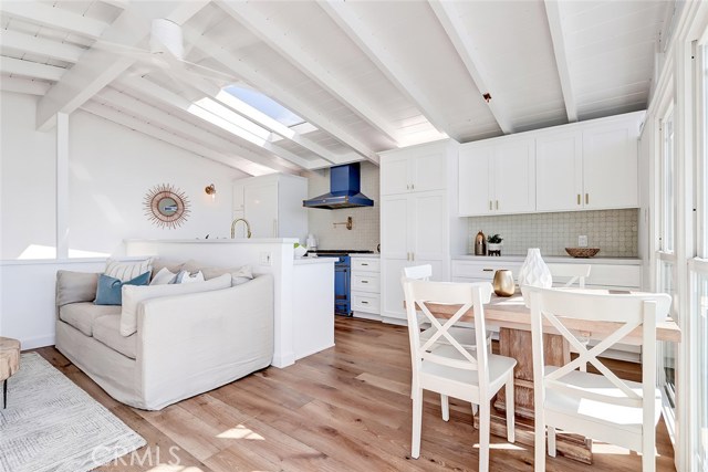 1617 Raymond Avenue, Hermosa Beach, California 90254, 3 Bedrooms Bedrooms, ,2 BathroomsBathrooms,Residential,Sold,Raymond,SB20048539