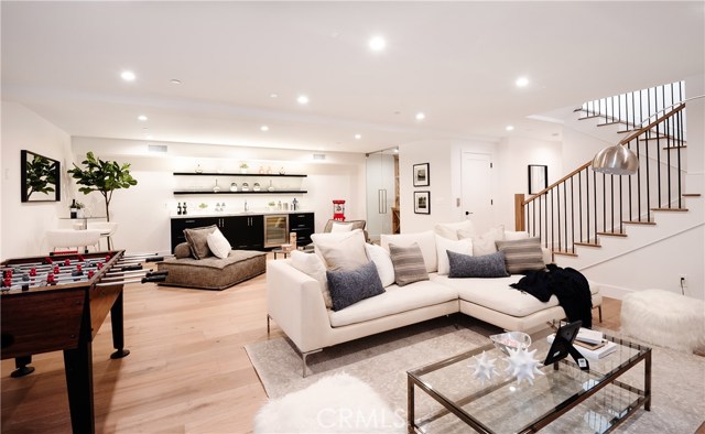 617 31st Street, Manhattan Beach, California 90266, 7 Bedrooms Bedrooms, ,2 BathroomsBathrooms,Residential,Sold,31st,SB20084953