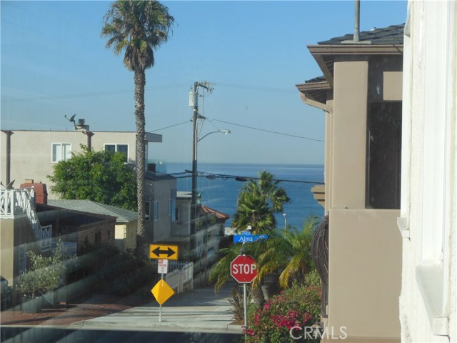 409 30th Street, Manhattan Beach, California 90266, ,Residential Income,Sold,30th,PV18254621